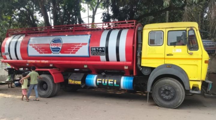 নরসিংদীতে ১৮ হাজার লিটার ডিজেলভর্তি ট্রাক জব্দ, চালক আটক